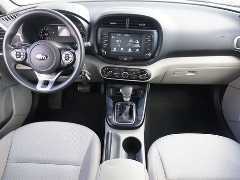 Used 2020 Kia Soul LX FWD image 33