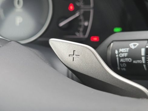 Certified 2025 Lexus ES 300h w/ Premium Package image 18