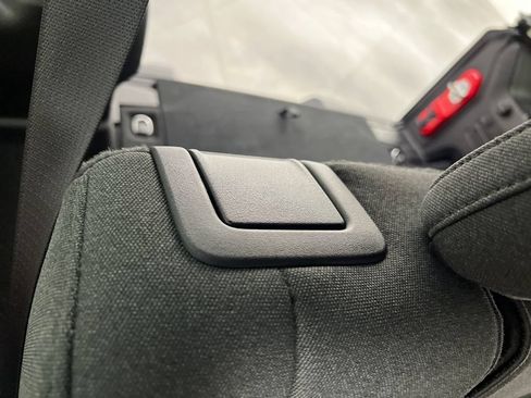 Used 2024 Jeep Wrangler Unlimited Sahara AWD/4WD image 21
