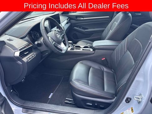 Used 2025 Nissan Altima 2.5 SR w/ SR Premium Package FWD image 7