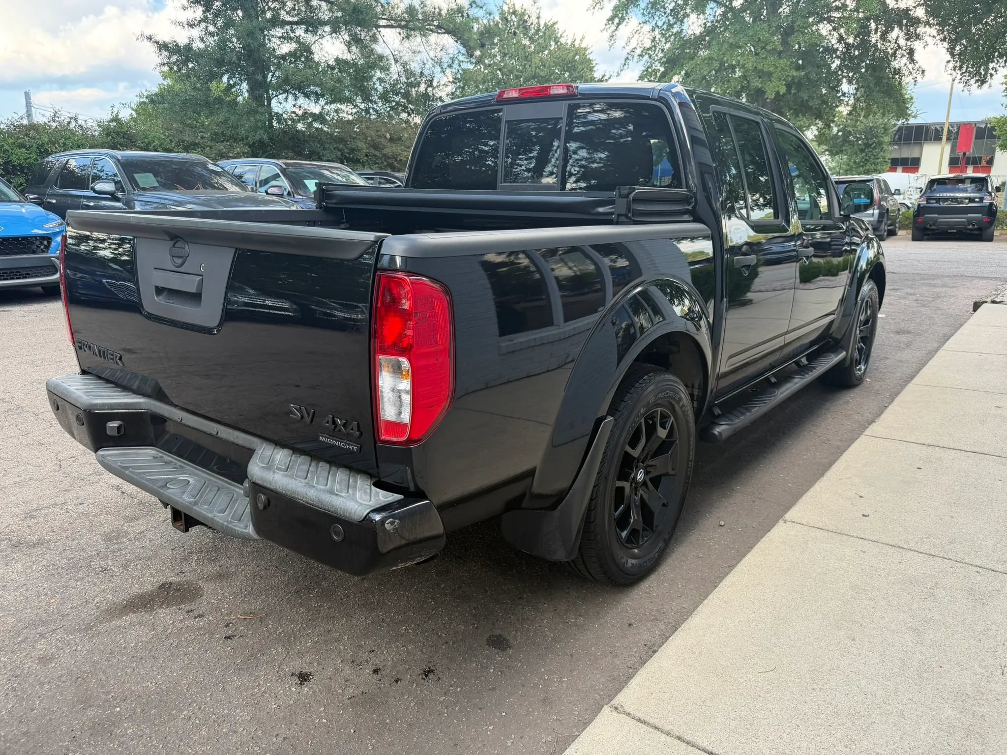 Used 2020 Nissan Frontier SV w/ Midnight Edition Floor Mats AWD/4WD image 5
