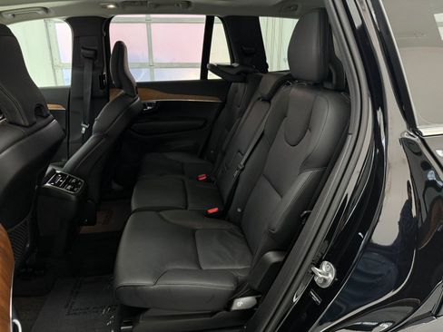 Used 2025 Volvo XC90 B6 Plus image 12