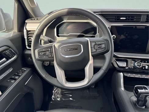 Used 2025 GMC Sierra 1500 Denali AWD/4WD image 11