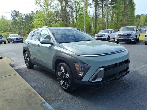 Used 2024 Hyundai Kona SEL w/ Convenience Package image 3