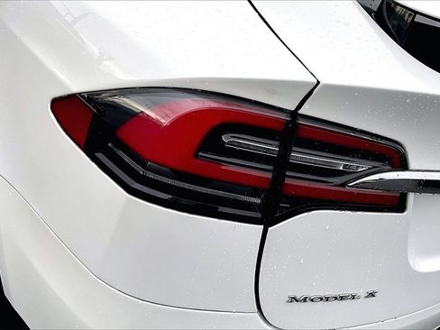 Used 2016 Tesla Model X 90D image 30