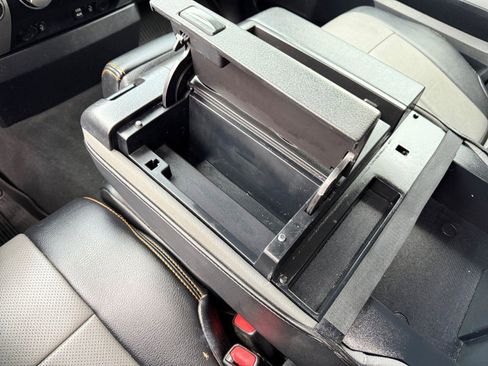 Used 2018 Toyota Tundra SR5 AWD/4WD image 30