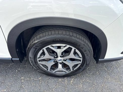 Certified 2023 Subaru Forester Premium AWD/4WD image 7