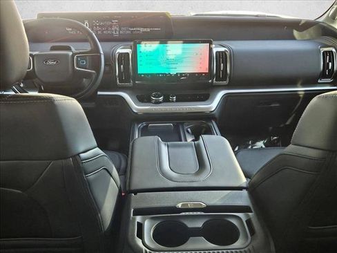 New 2025 Ford Expedition Max Platinum w/ Driver's Package image 15