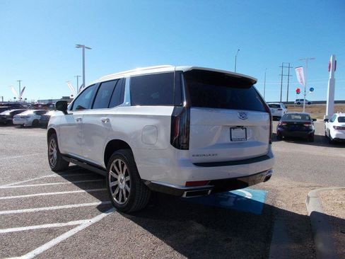 Used 2021 Cadillac Escalade Premium Luxury Platinum image 3