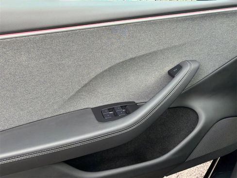 Used 2024 Tesla Model 3 Standard Range image 32