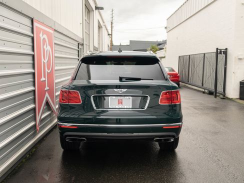 Used 2017 Bentley Bentayga image 51