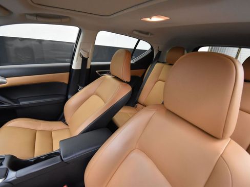 Used 2017 Lexus CT 200h image 14