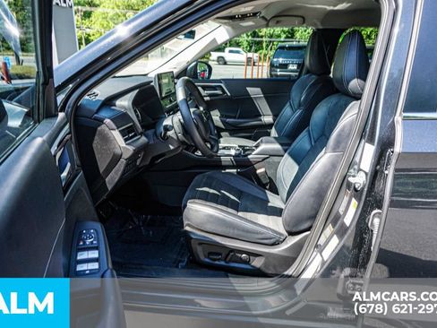 Used 2025 Mitsubishi Outlander SE FWD image 18
