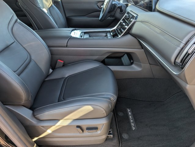 Used 2025 Nissan Armada SV RWD image 24