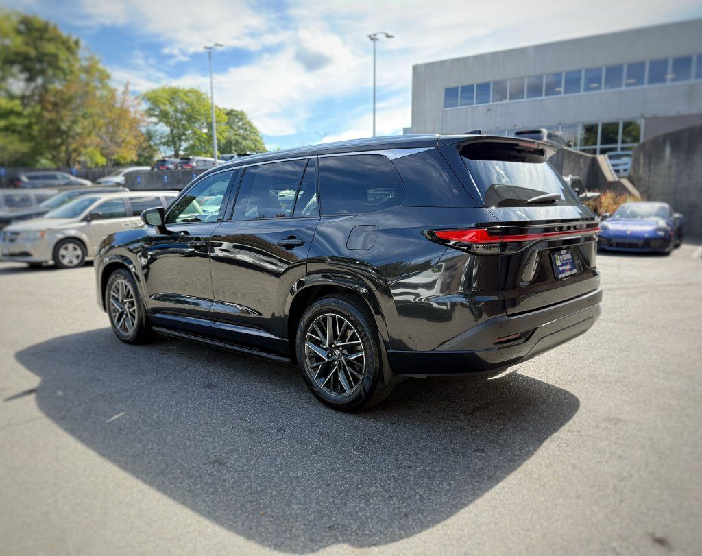 Used 2025 Lexus TX 350 AWD w/ Technology Package image 12