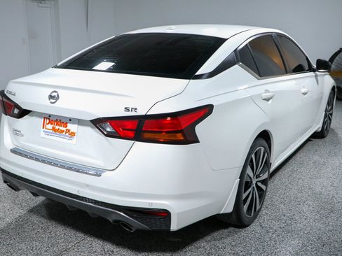 Used 2021 Nissan Altima 2.5 SR FWD image 7