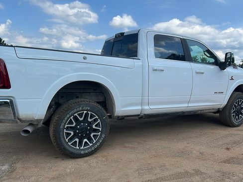 New 2026 RAM 2500 Limited image 8