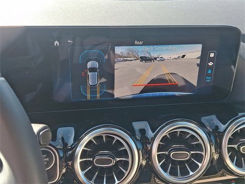 Used 2025 Mercedes-Benz GLA 250 image 16