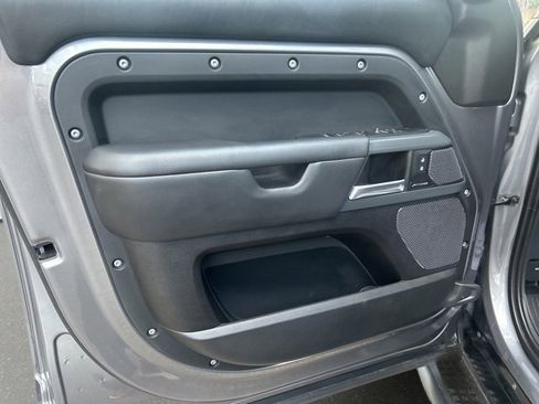Used 2023 Land Rover Defender 110 X image 18