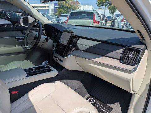 Used 2025 Volvo XC90 T8 Ultra w/ Lounge Package AWD/4WD image 30