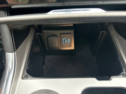 Used 2022 Ford Explorer Limited w/ Equipment Group 301A image 34