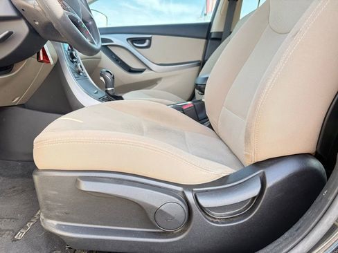 Used 2014 Hyundai Elantra SE w/ Option Group 02 image 9