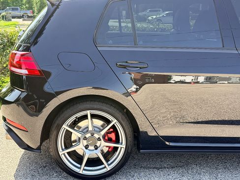Used 2020 Volkswagen GTI SE FWD image 12