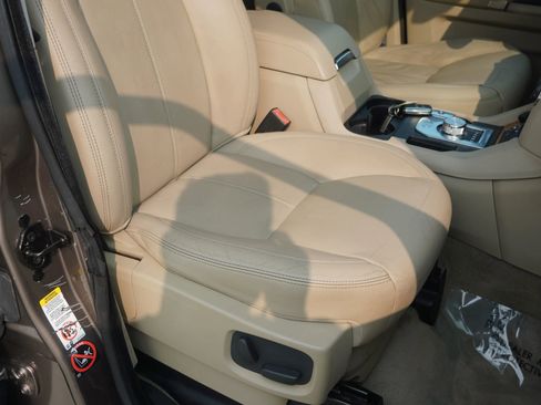 Used 2015 Land Rover LR4 HSE LUX image 25