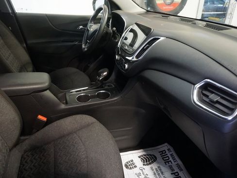 Used 2022 Chevrolet Equinox LT image 25