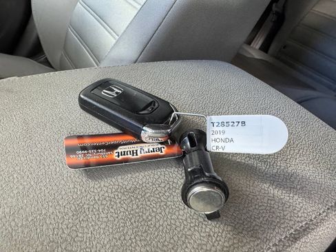 Used 2019 Honda CR-V EX image 3