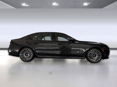 New 2026 BMW 740i w/ Premium Package image 7