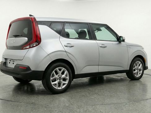 Used 2025 Kia Soul LX w/ LX Technology Package image 9