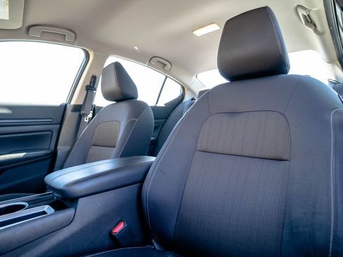 Used 2024 Nissan Altima 2.5 SV image 6