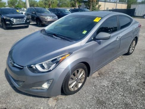 Used 2015 Hyundai Elantra SE w/ Option Group 02 FWD image 1