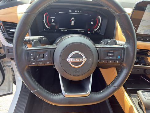 Certified 2023 Nissan Rogue Platinum AWD/4WD image 16