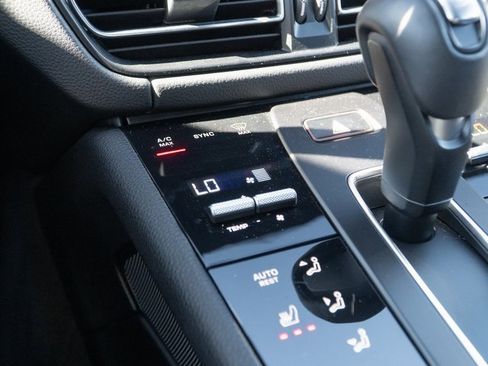 Certified 2025 Porsche Macan image 26