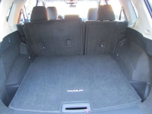 Used 2024 Nissan Rogue SV FWD image 21