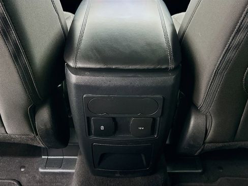 Used 2024 Ford Explorer XLT image 24