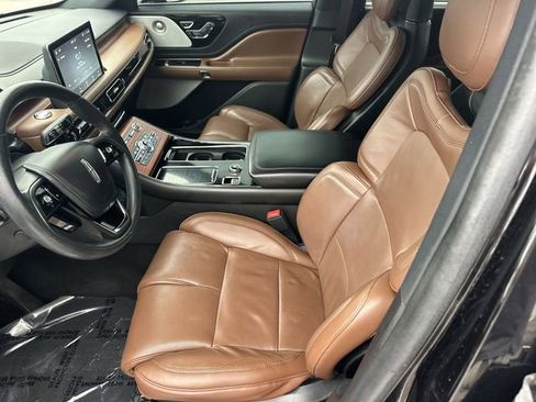 Certified 2023 Lincoln Aviator Reserve w/ Equipment Group 201A image 17