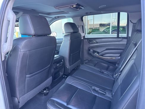 Used 2019 Chevrolet Suburban LT image 17