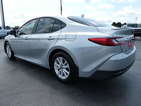 Used 2025 Toyota Camry LE w/ Convenience Package FWD image 8