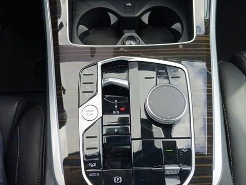 Used 2025 BMW X5 xDrive50e image 23