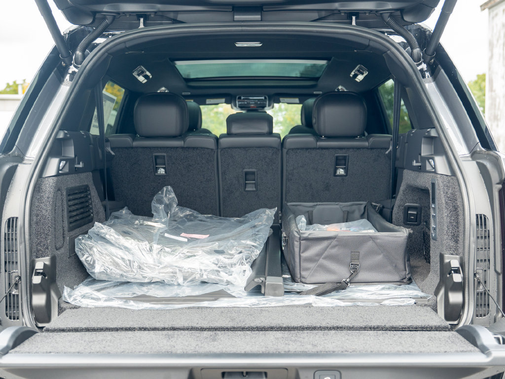 New 2026 Land Rover Range Rover Long Wheelbase SE AWD/4WD image 25