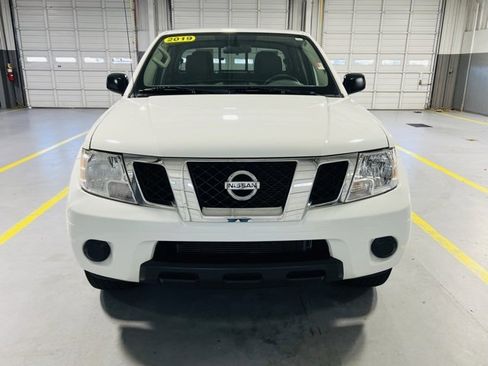 Used 2019 Nissan Frontier SV image 12