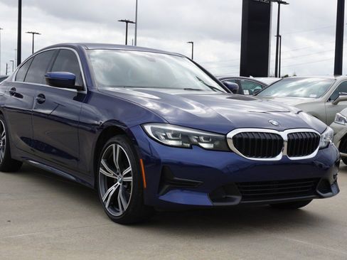 Used 2020 BMW 330i Sedan w/ Driving Assistance Package image 3