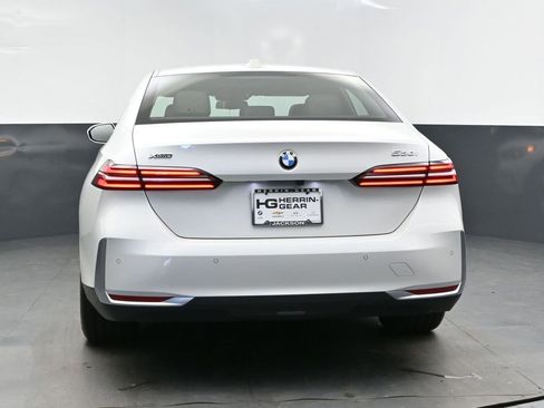 Certified 2025 BMW 530i xDrive w/ Premium Package image 6