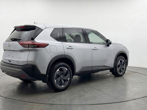 Used 2025 Nissan Rogue SV AWD/4WD image 9