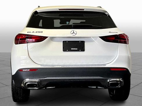 Used 2026 Mercedes-Benz GLA 250 4MATIC image 4