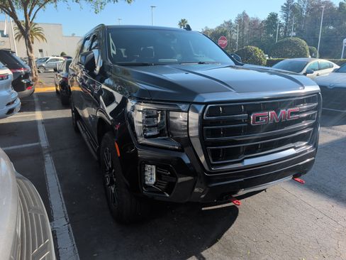 Used 2023 GMC Yukon XL AT4 image 1
