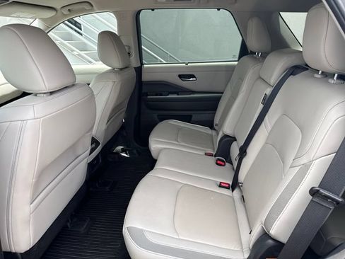 Used 2025 Nissan Pathfinder SL w/ Cargo Package AWD/4WD image 13
